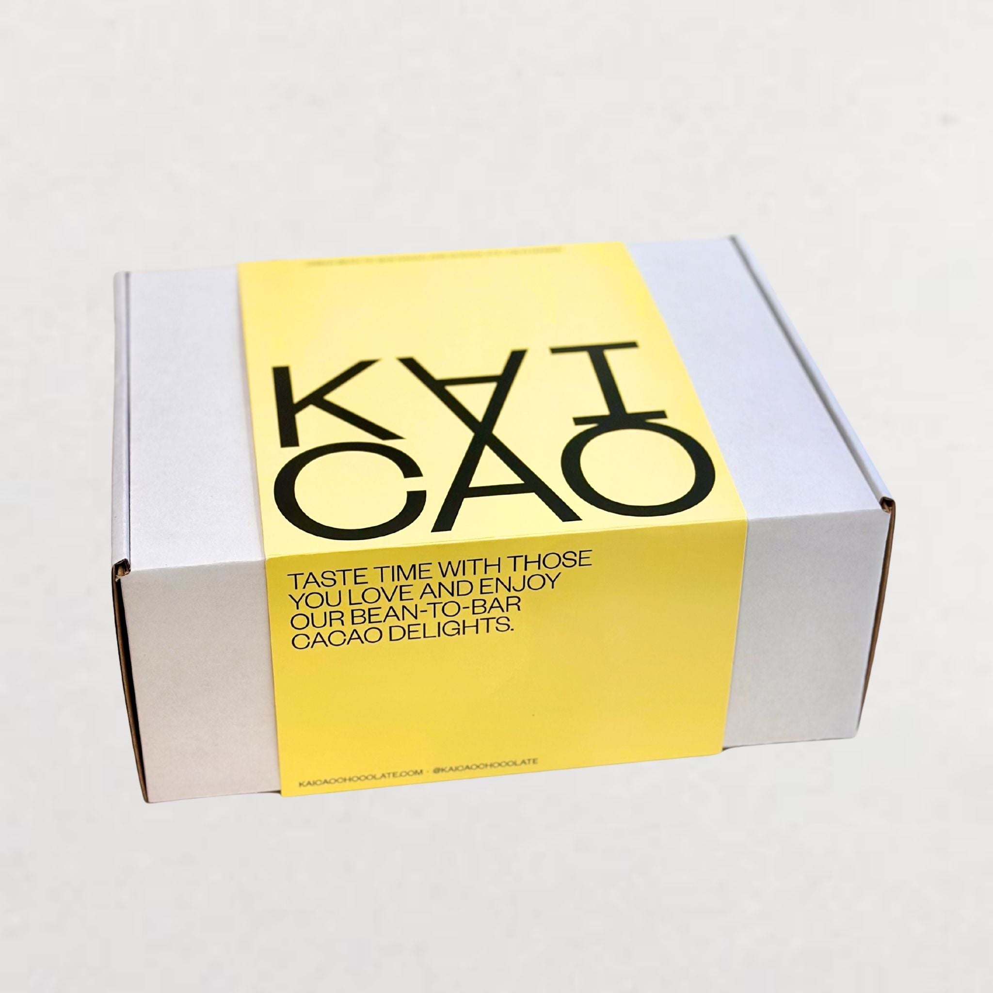 Holiday Essentials Gift Box
Caja Esencial de Regalo Navideño